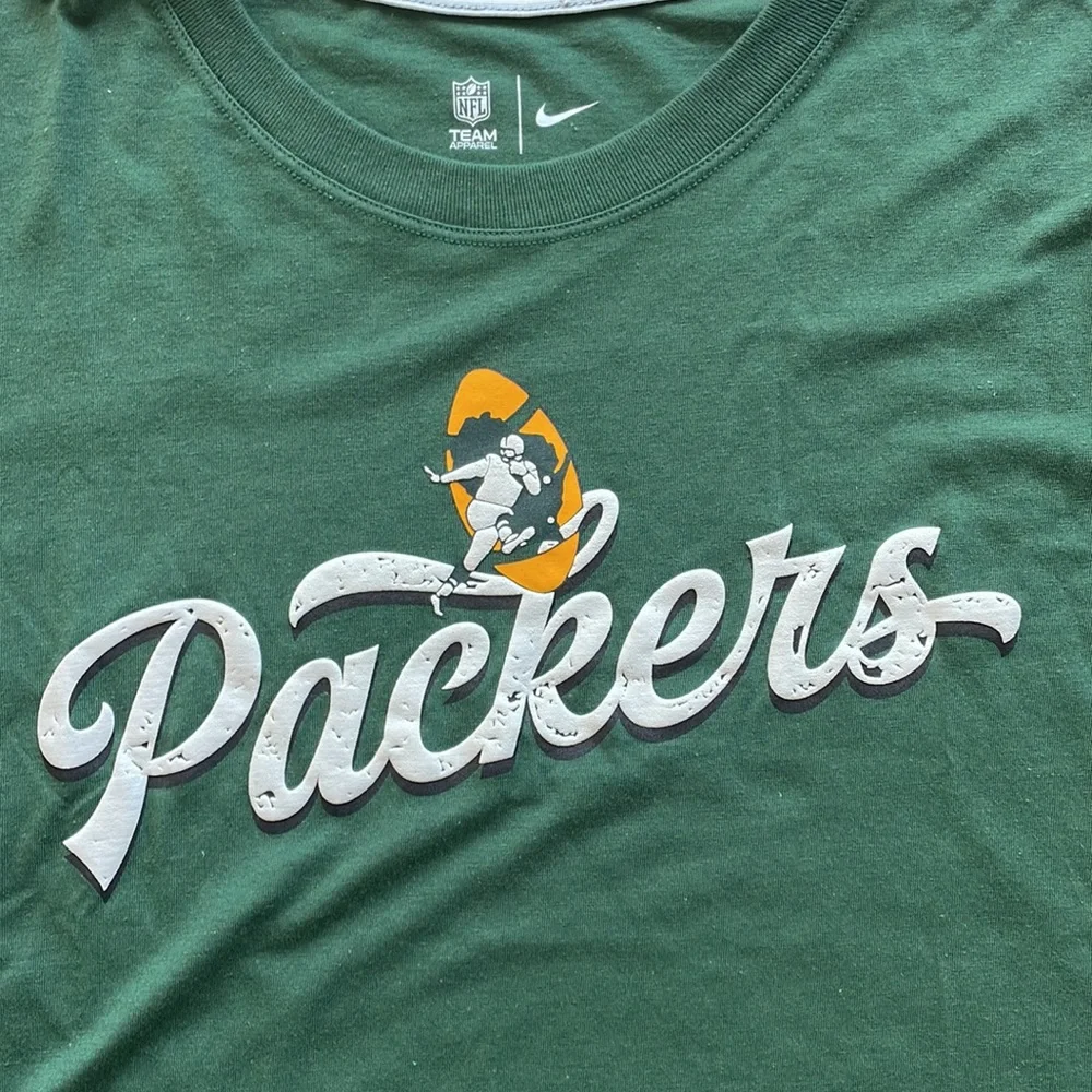 NWT Nike Green Bay Packers NFL Football Old School Green T-Shirt
